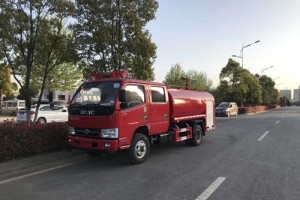 双排4吨消防洒水车